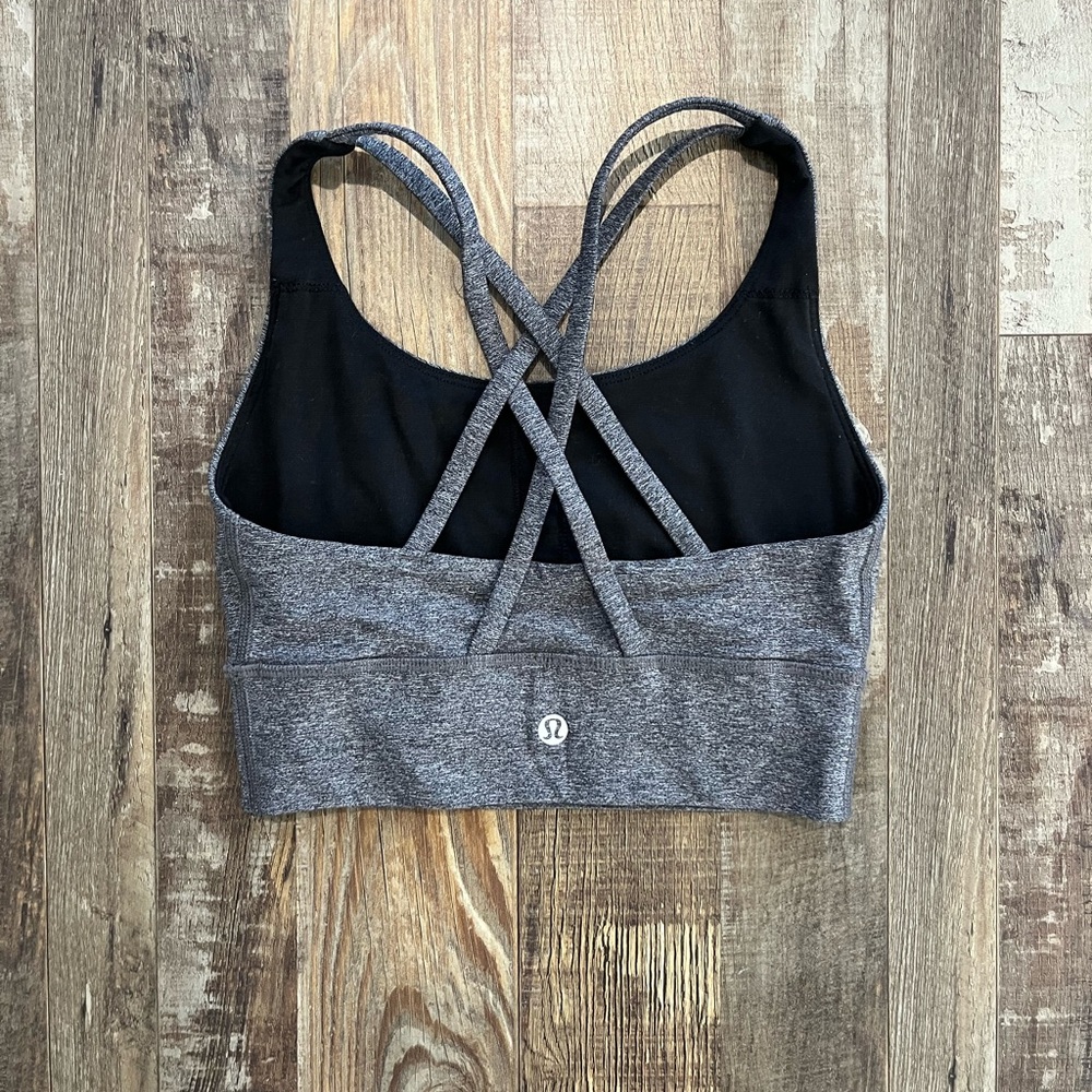 Lululemon grey sports bra!🩶🖤